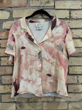 Vtg 90s Marshall Fields Pink & Cream Watercolor Short Sleeve Button-Up Top Silk